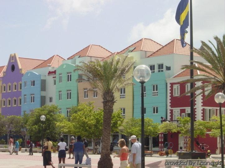 E M City Hotel Willemstad Buitenkant foto