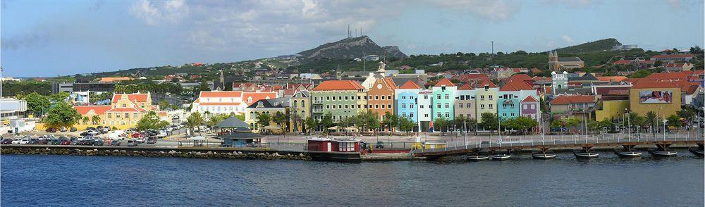 E M City Hotel Willemstad Buitenkant foto