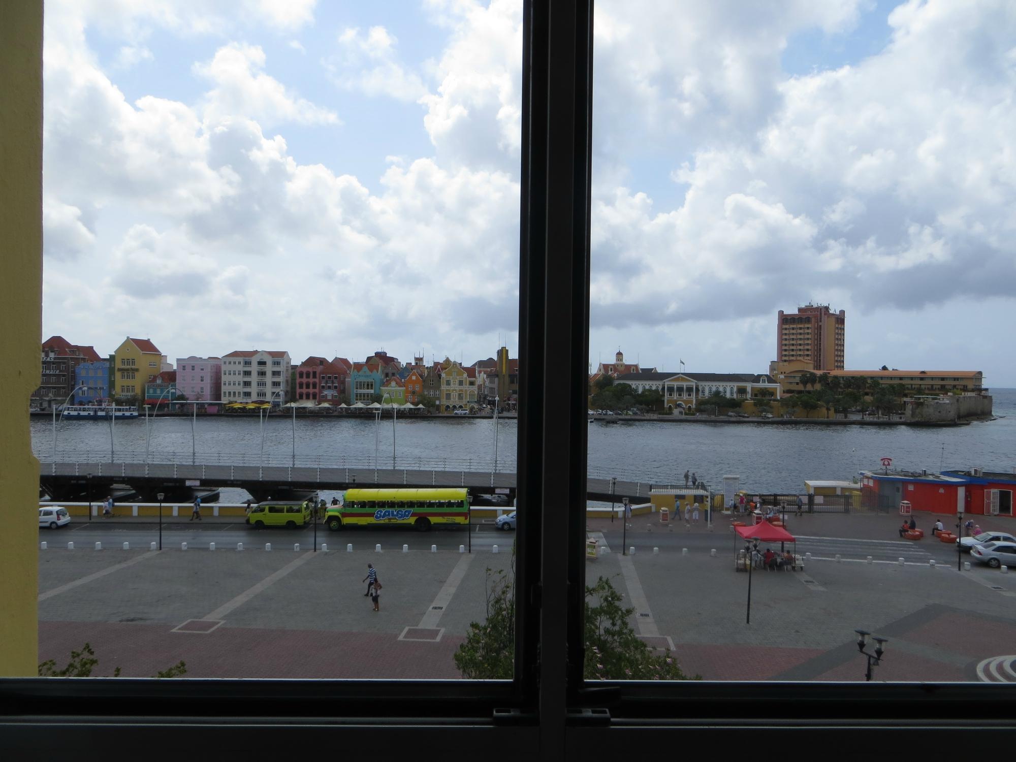 E M City Hotel Willemstad Buitenkant foto