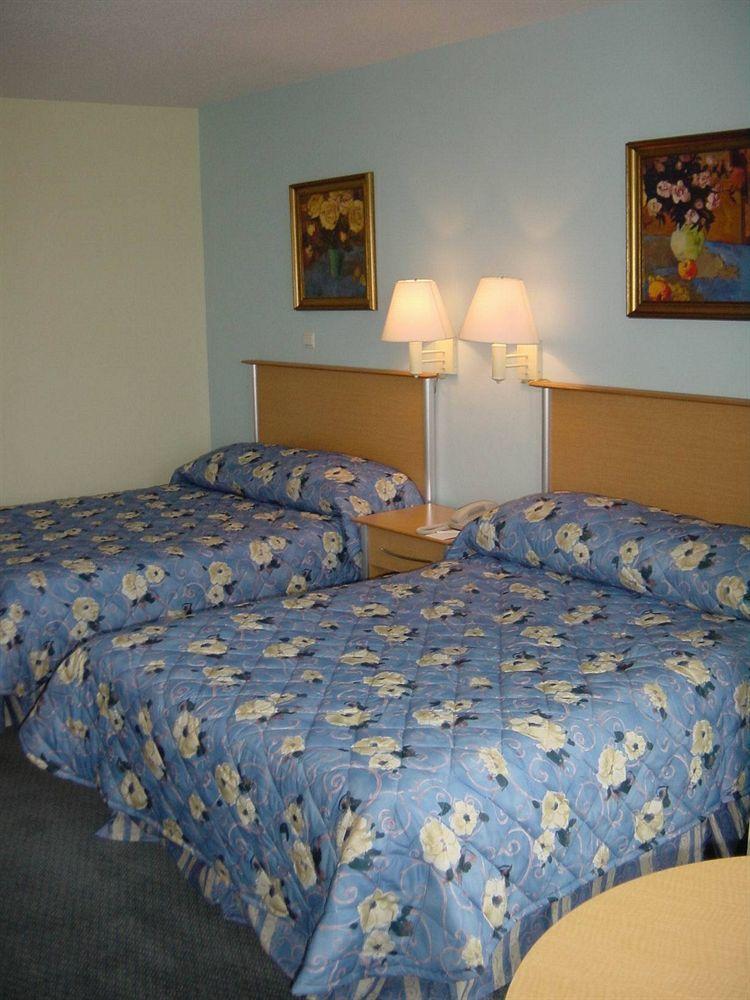 E M City Hotel Willemstad Buitenkant foto