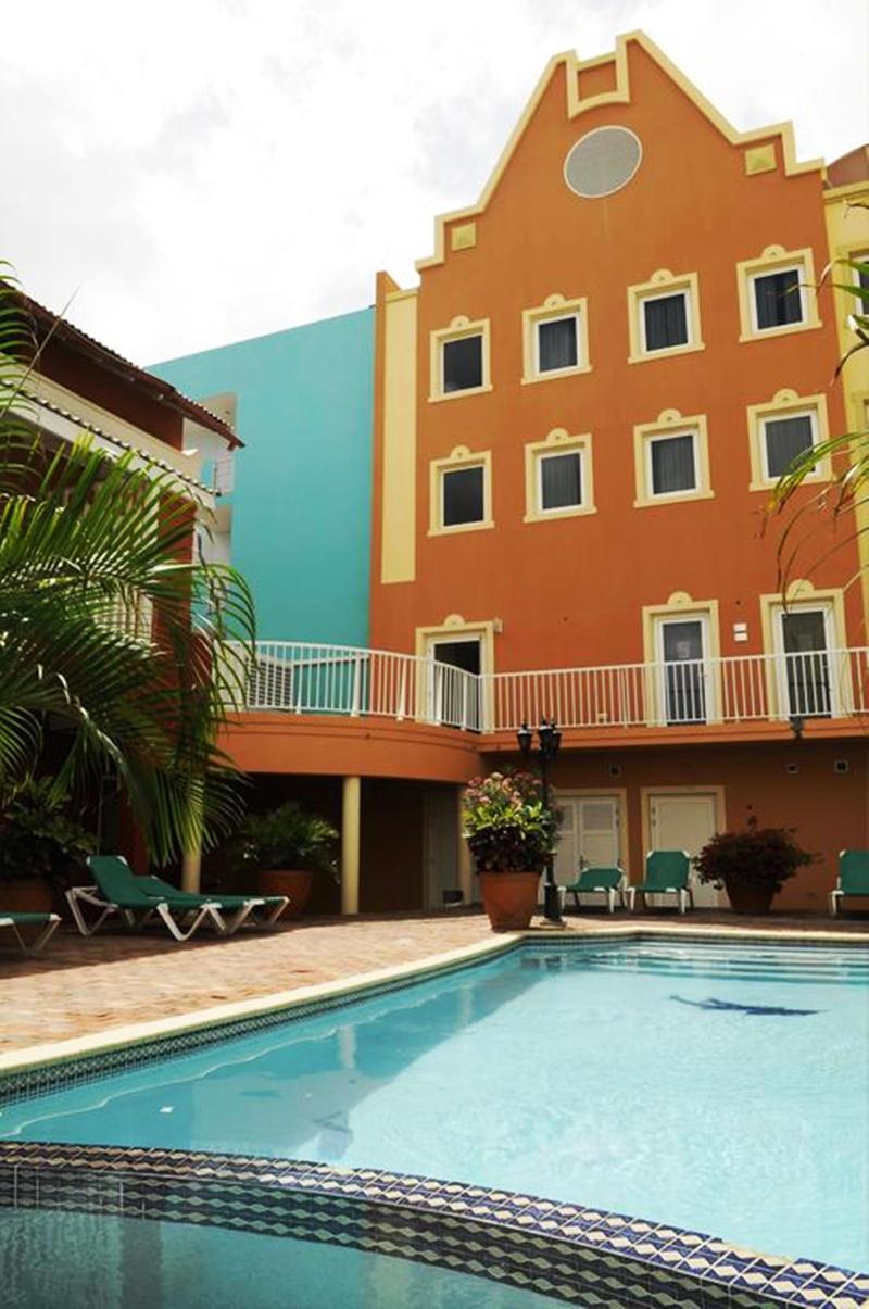 E M City Hotel Willemstad Buitenkant foto
