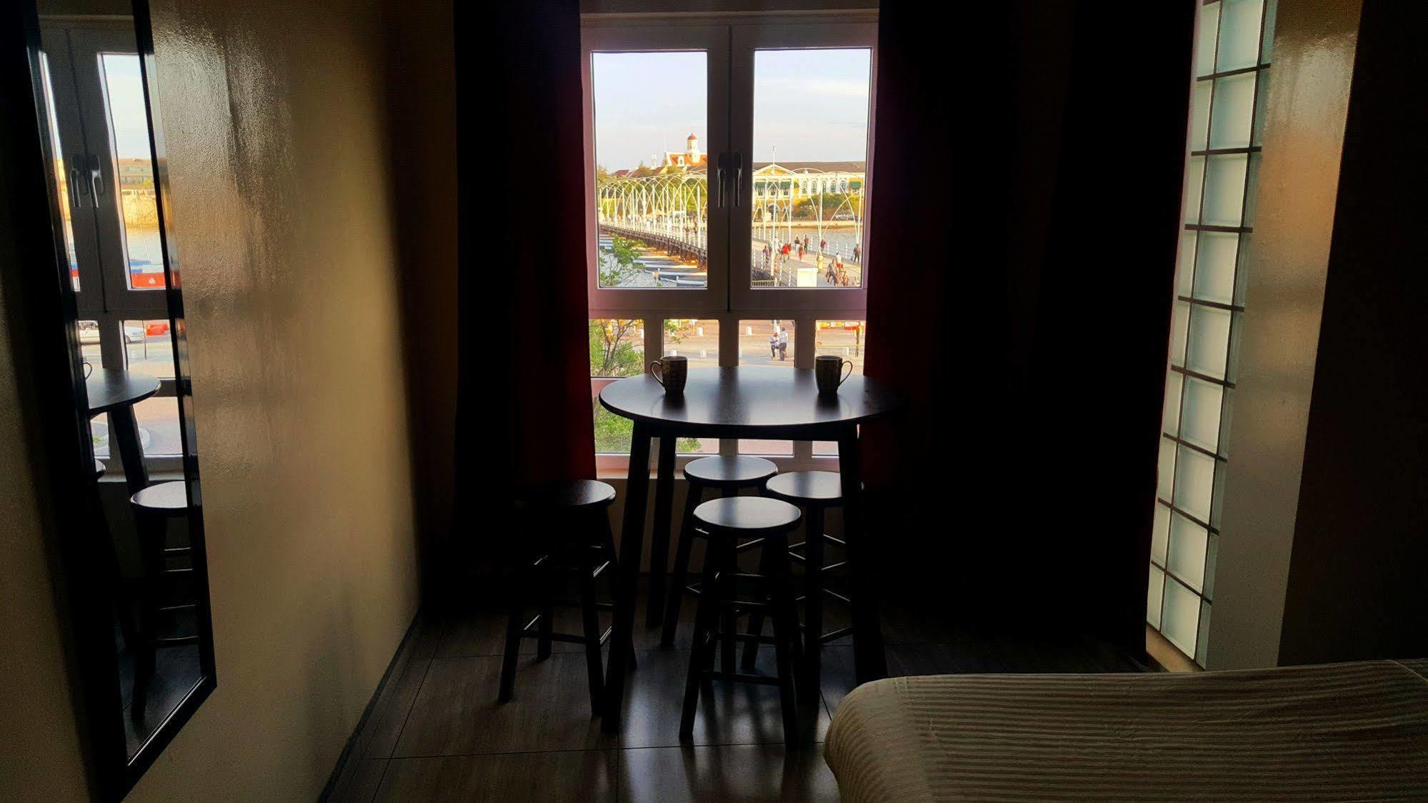 E M City Hotel Willemstad Buitenkant foto